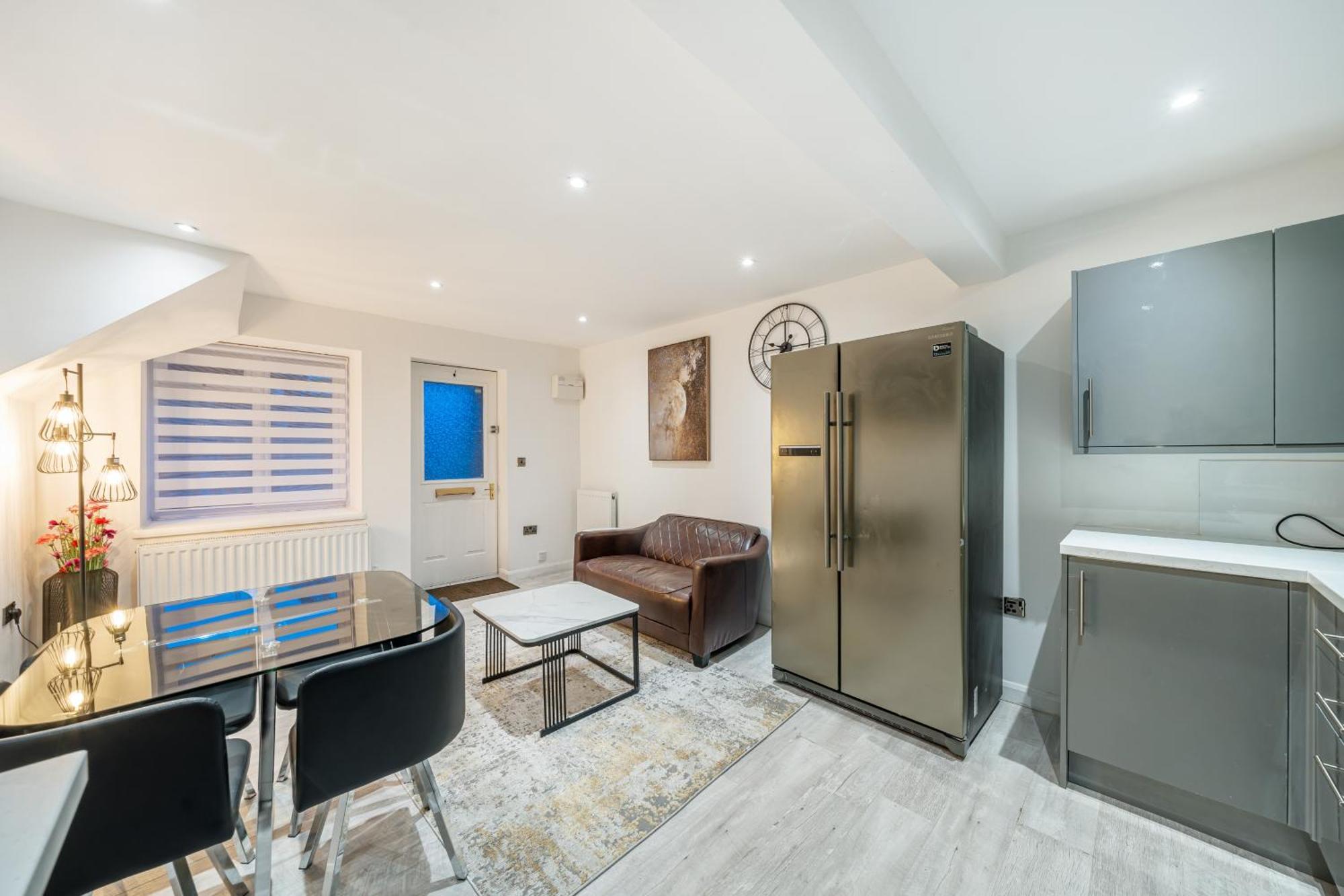 Two Bed Home In The Heart Of อีแกม ภายนอก รูปภาพ